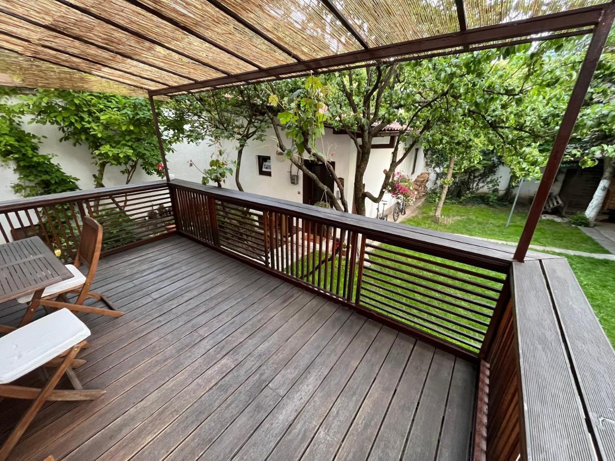 Apartments Music, Garden And Free Parking Сараево Экстерьер фото