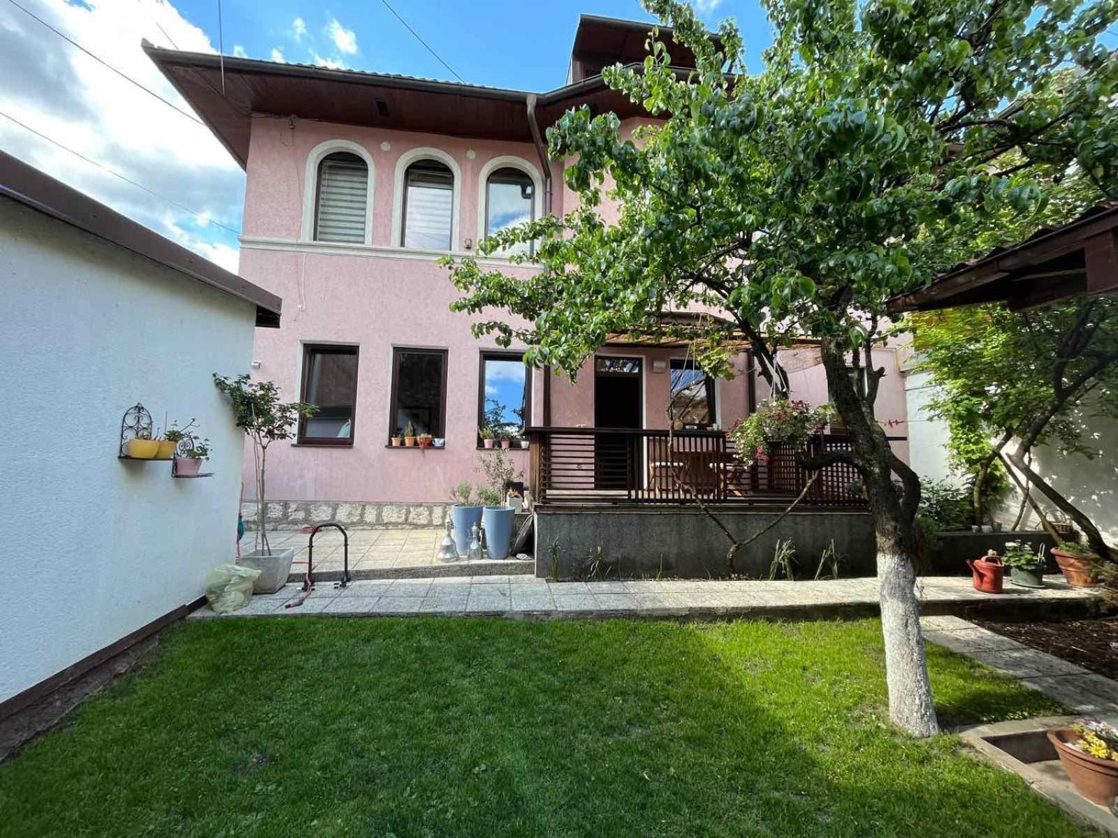 Apartments Music, Garden And Free Parking Сараево Экстерьер фото