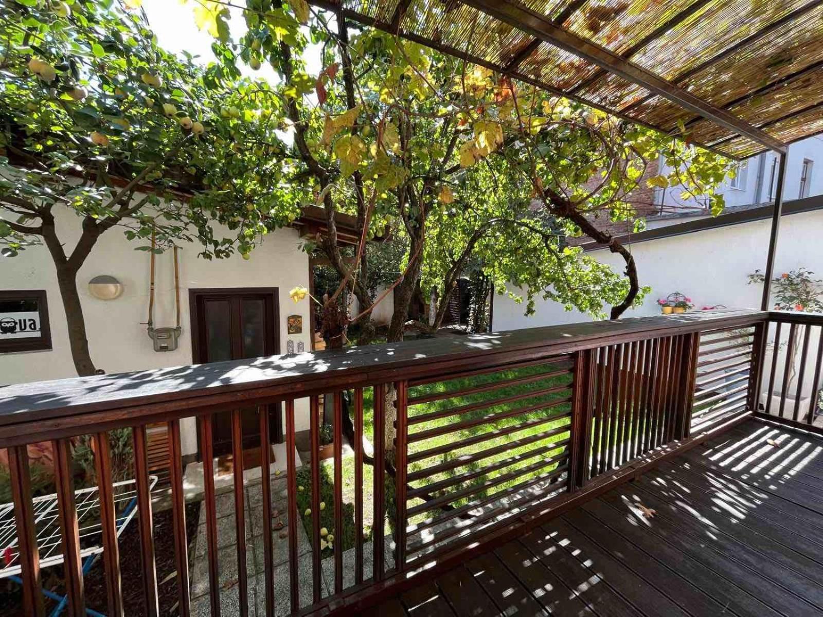 Apartments Music, Garden And Free Parking Сараево Экстерьер фото